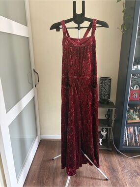NATURAL LIFE Burgundy Floral Velvet Jumper
